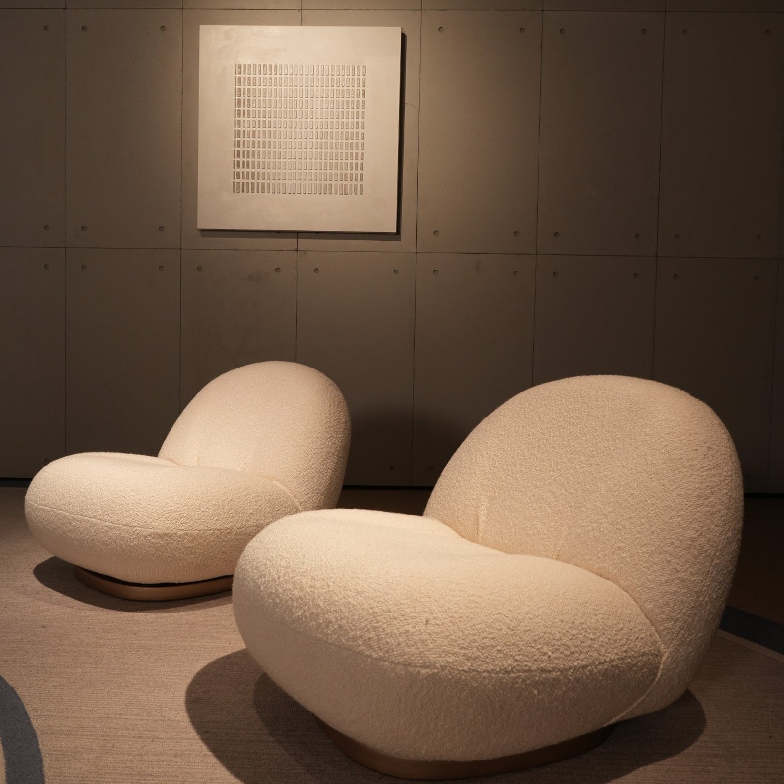 Cloud-Inspired Swivel Lounge Chair