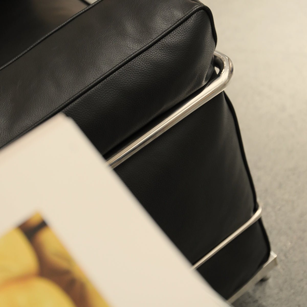 LC2 Petit Modele Armchair - Vorthio